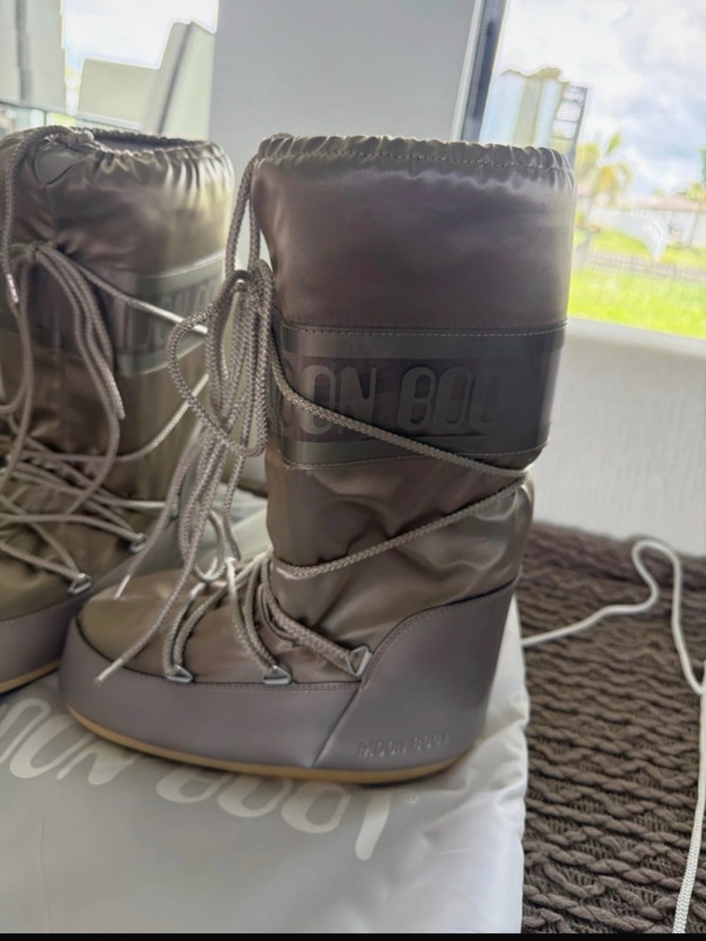 Moon Boot Metallic Grey Lace-Up Snow Boots - Picture 7 of 10